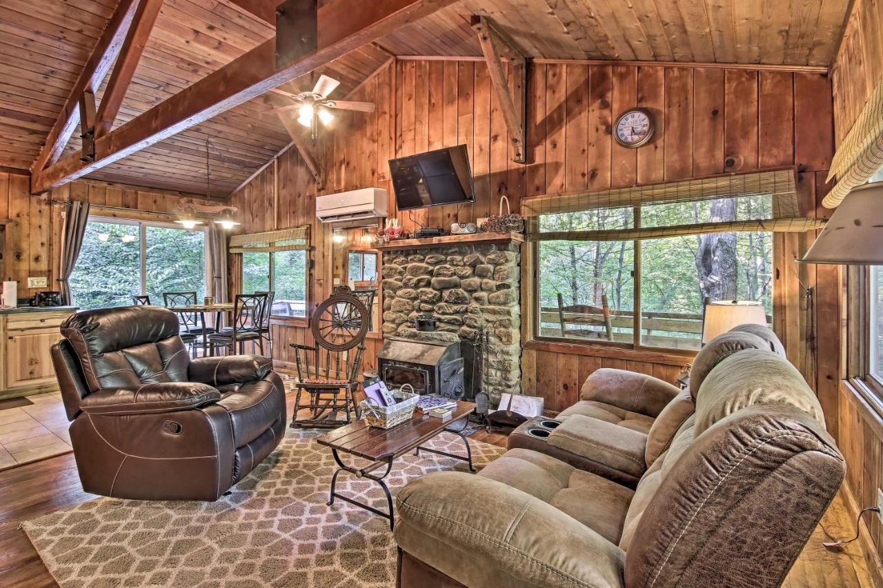 Secluded Stanardsville Cabin With 10 Acres And Hot Tub Exterior photo