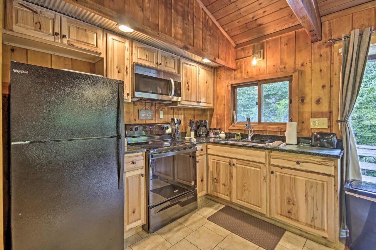 Secluded Stanardsville Cabin With 10 Acres And Hot Tub Exterior photo