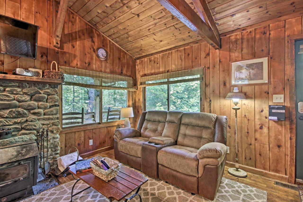 Secluded Stanardsville Cabin With 10 Acres And Hot Tub Exterior photo